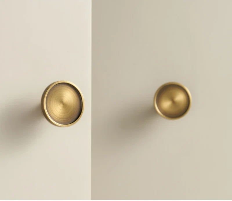 Poignée de Meuble Fine à Embouts Cylindriques Bronze Brossé