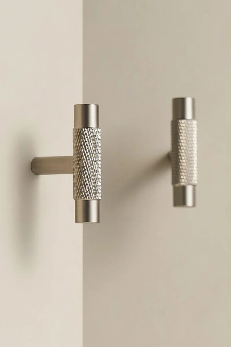 Poignée de Meuble à Extrémités Moletées Gris Inox