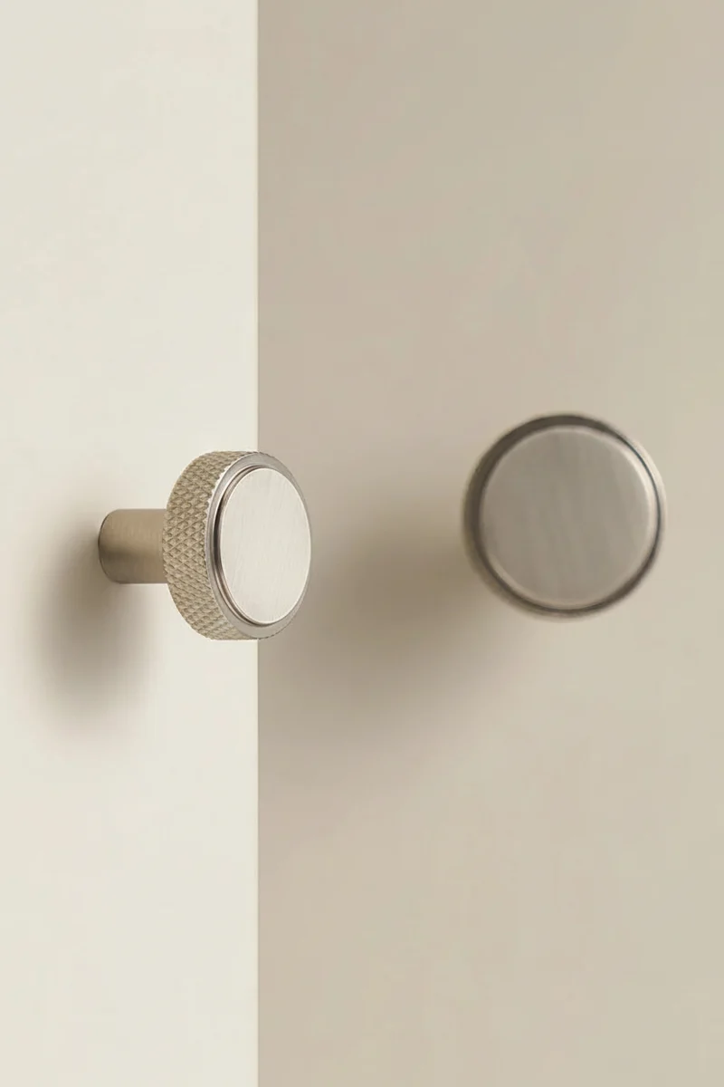 Poignée de Meuble à Extrémités Moletées Gris Inox