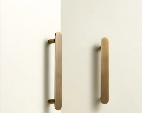 Poignée de meuble au design originale Bronze Brossé
