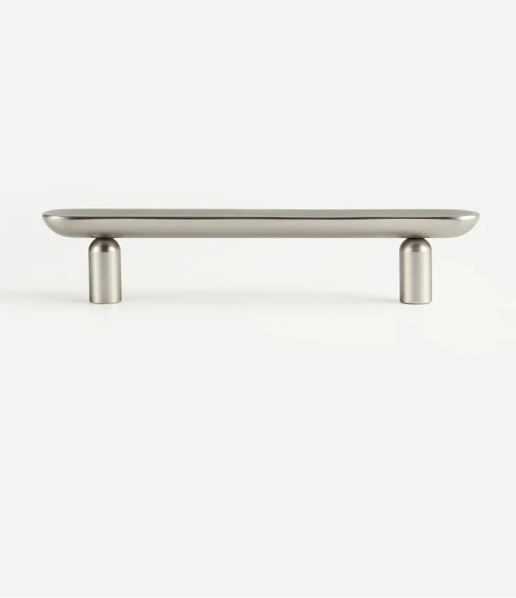 Poignée de meuble au design originale Gris inox