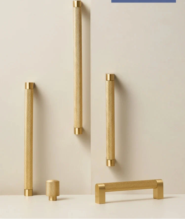 Poignée de Meuble martelée Or Brossé