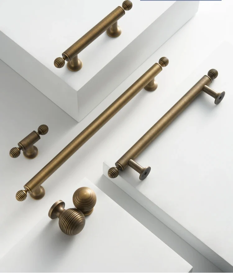 Poignée de meuble effet Bronze antique