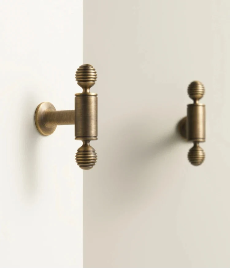 Poignée de meuble effet Bronze antique