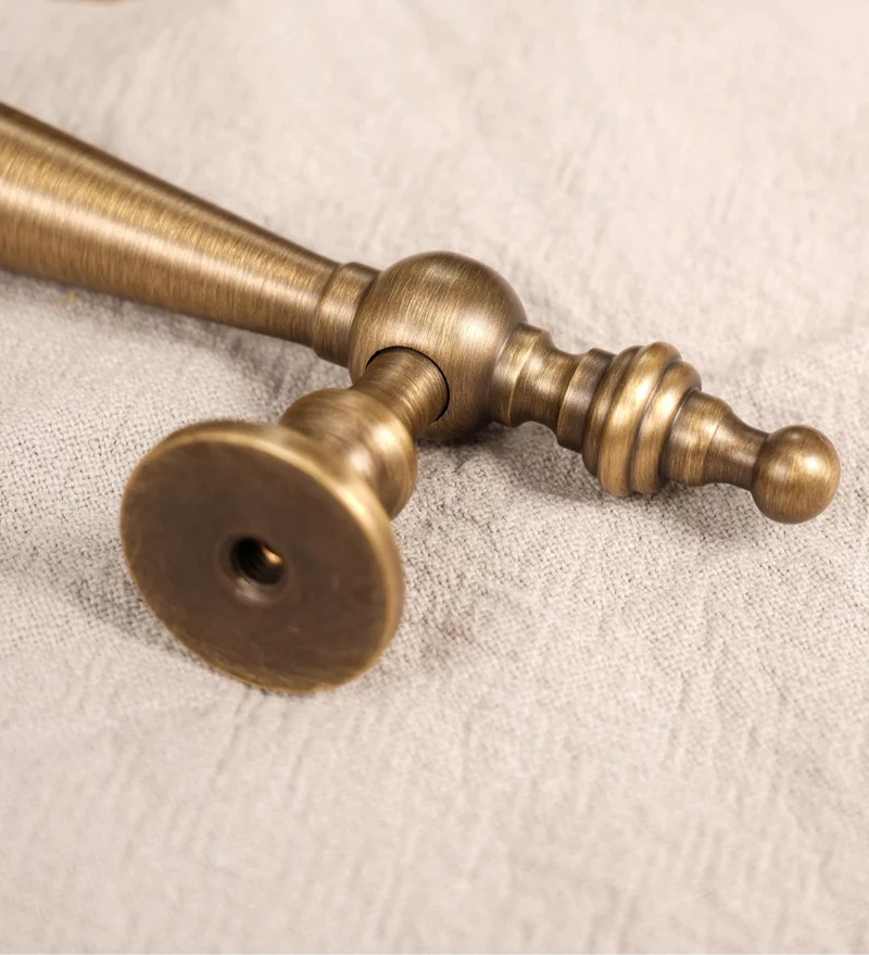 Poignée de meuble antique bronze brossé