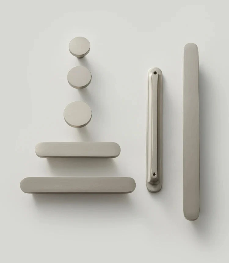 Poignée de meuble ultra plate argenté