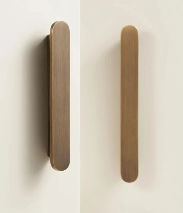 Poignée de meuble ultra plate Bronze brossé