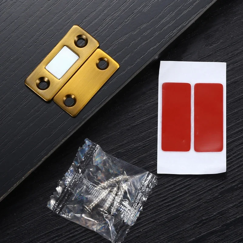 Aimant pour porte battante ou coulissante Or brillant