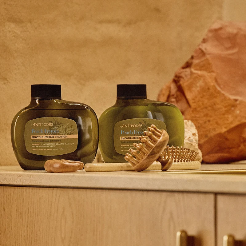 Shampoing Lissant et Hydratant Pêche et Freesia