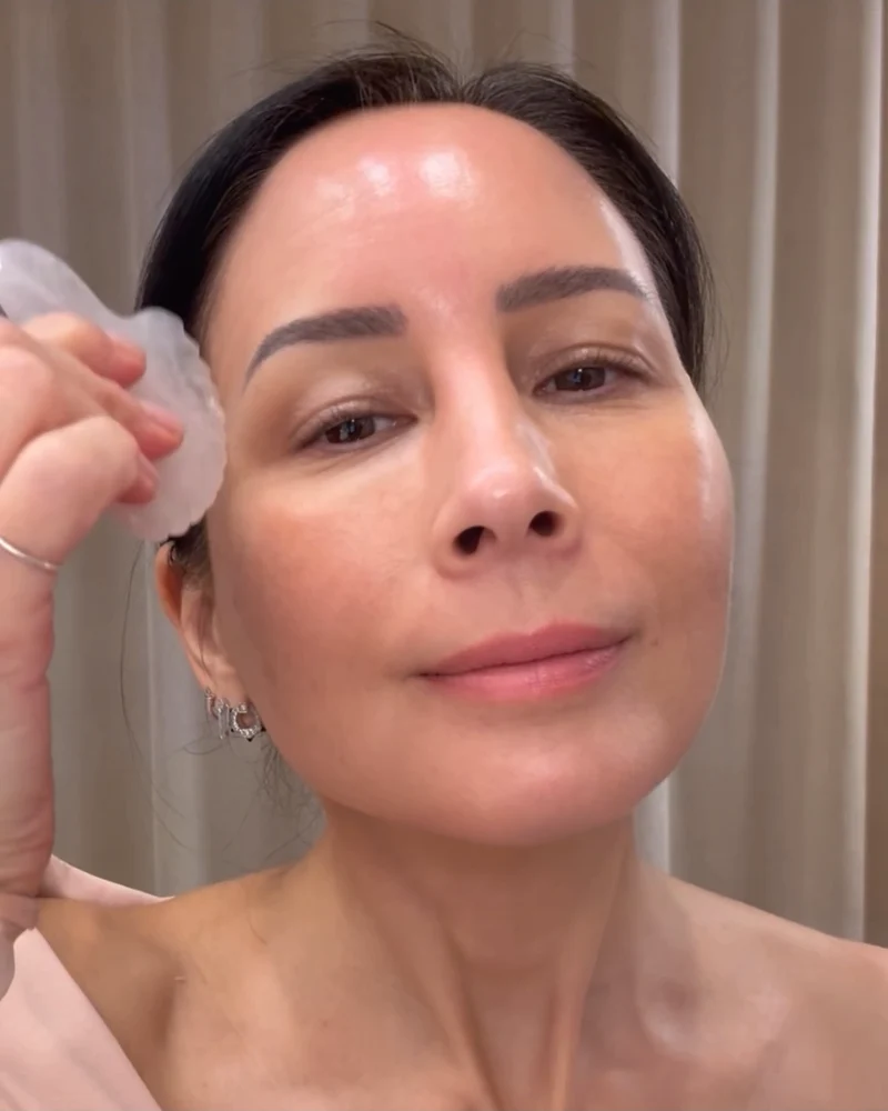 Gua Sha Visage en Quartz Rose