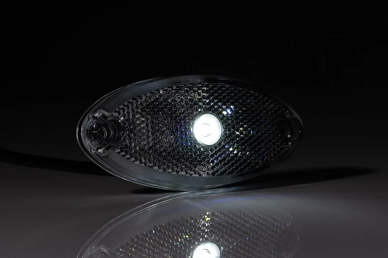Feu de position LED ovale Fristom de style remorque avec réflecteur