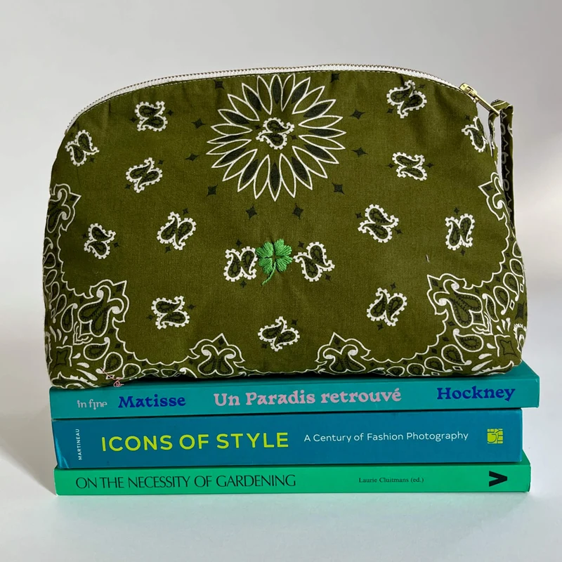 Grande Trousse de Toilette