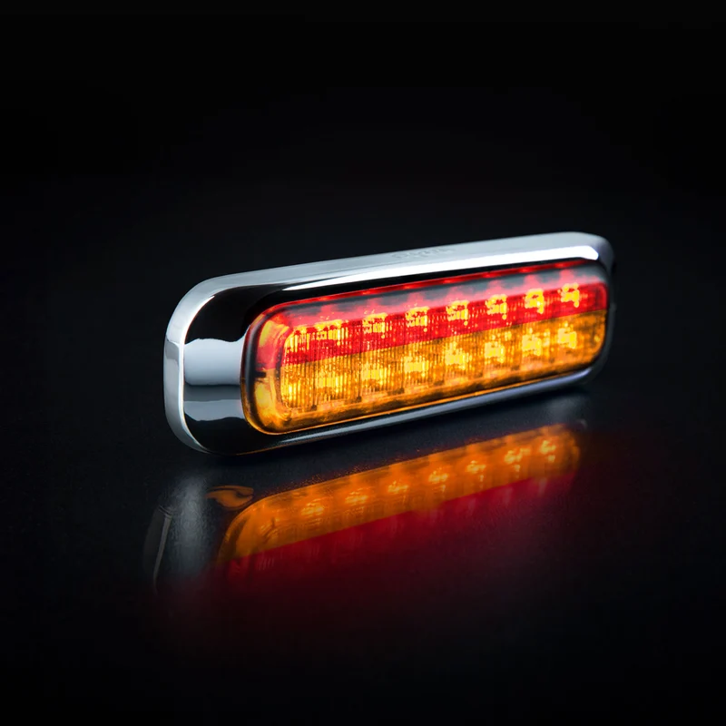 Strands Dark Knight avec feu stop, queue et indicateur