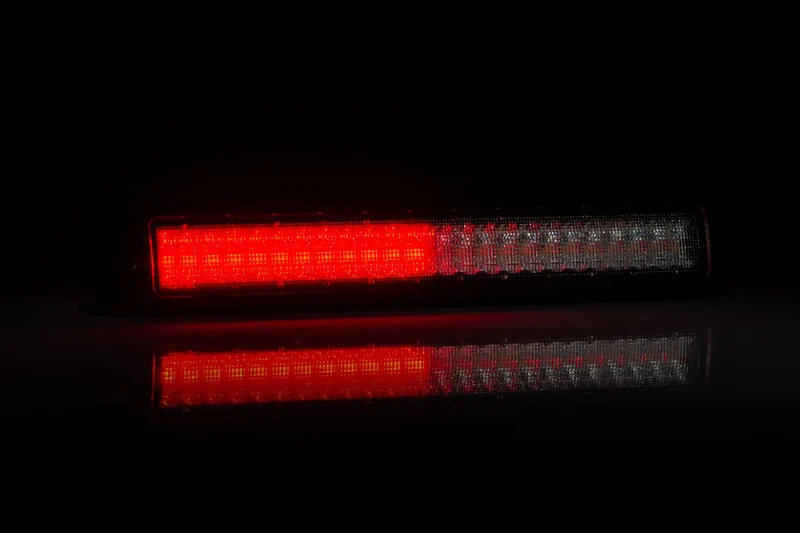 Bande lumineuse arrière Fristom avec stop, feu arrière et clignotant