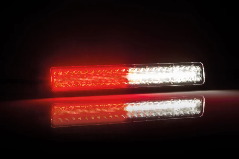 Bande lumineuse arrière Fristom avec antibrouillard et marche arrière