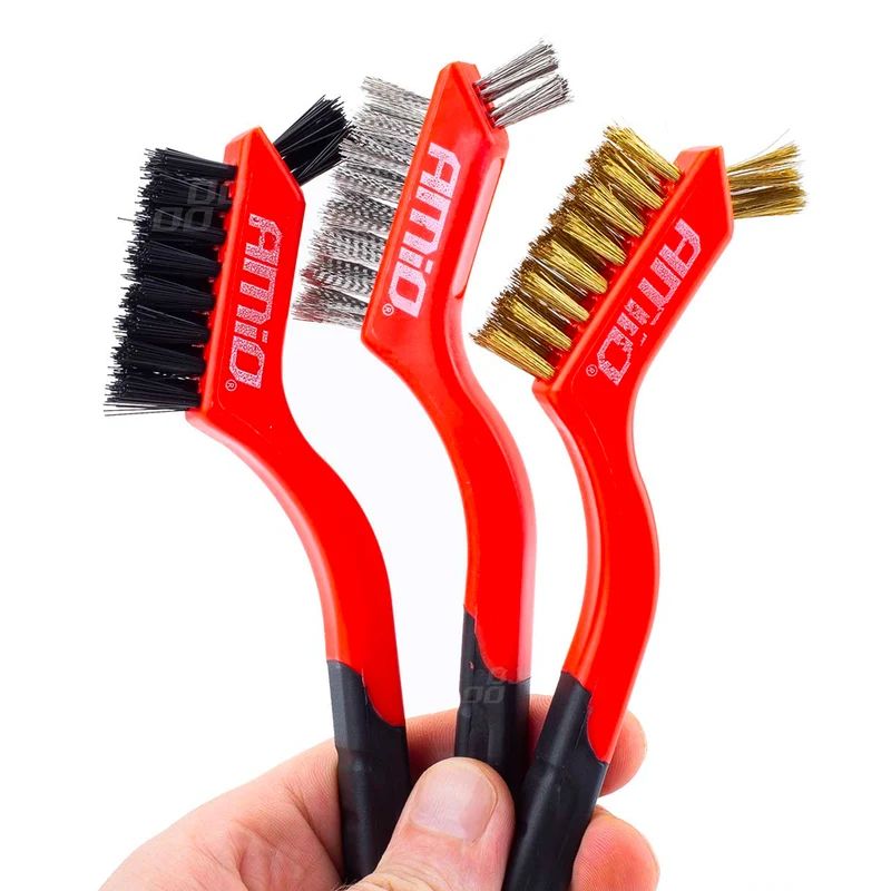 Ensemble de brosses métalliques assorties / Laiton, acier et nylon