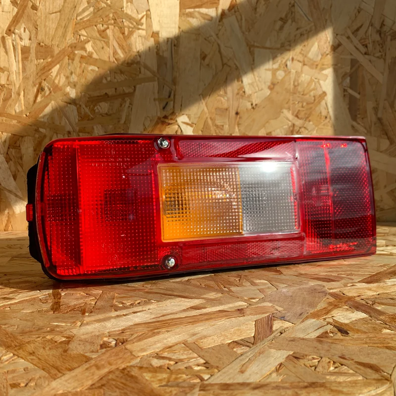 Feu arrière de camion Volvo série FM / FL