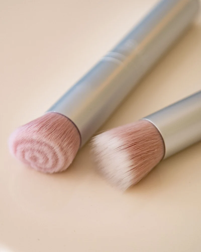 Skin2Skin Blush Brush