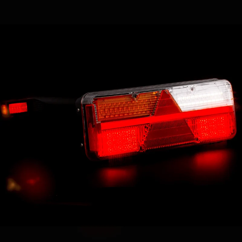Feu de remorque à LED Fristom avec indicateur dynamique et marqueur de contour
