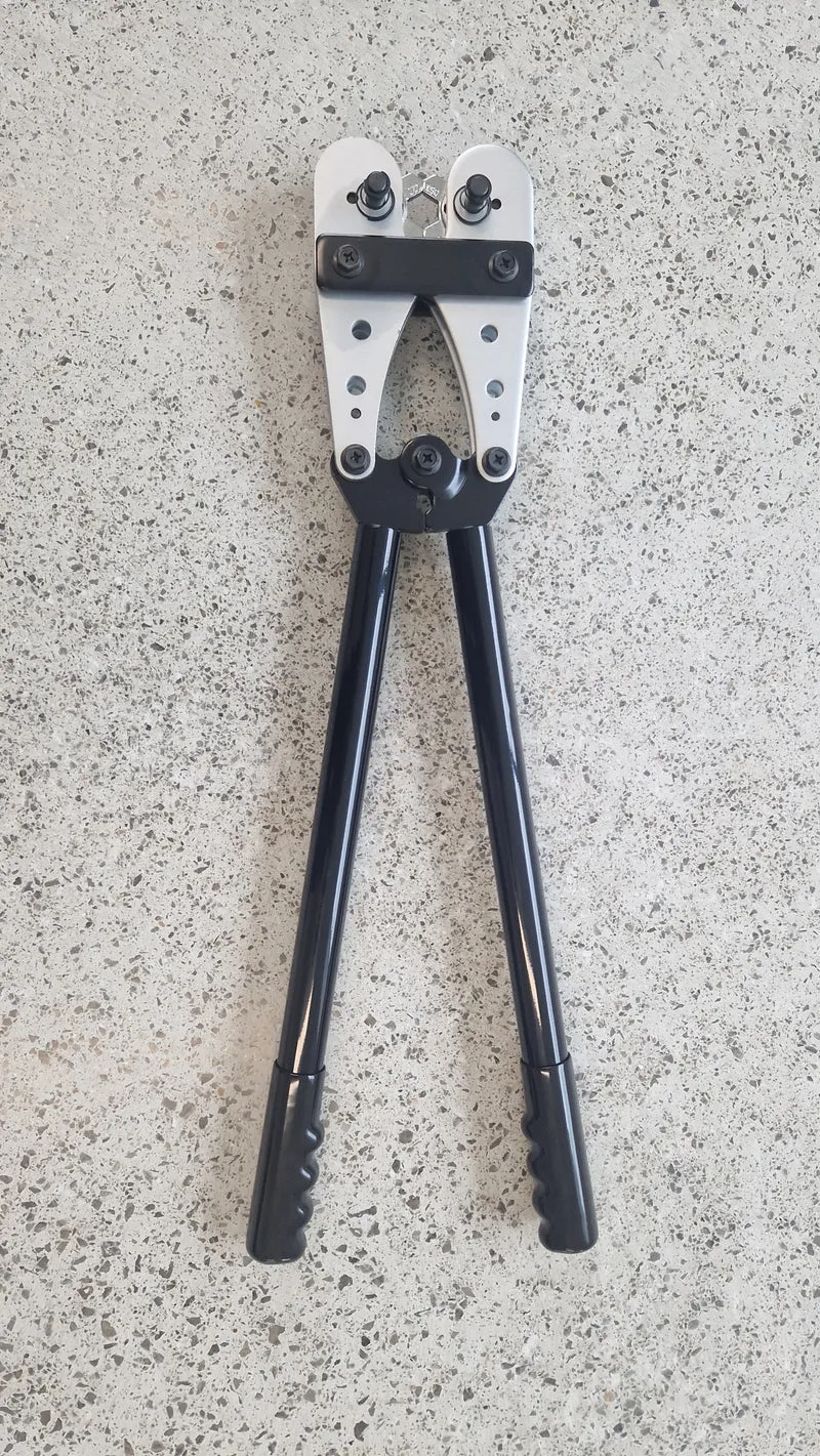 Pince à sertir robuste pour cosses de tubes en cuivre / 25-150 mm²
