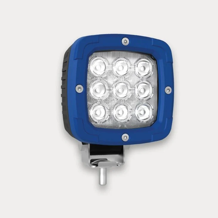 Projecteur de travail LED Fristom FT-036, boîtier robuste en aluminium / 2800 lumens