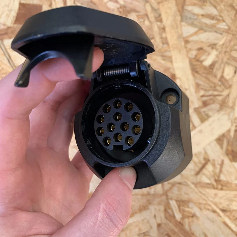 Prise 12v 13 pôles pour remorques 12v
