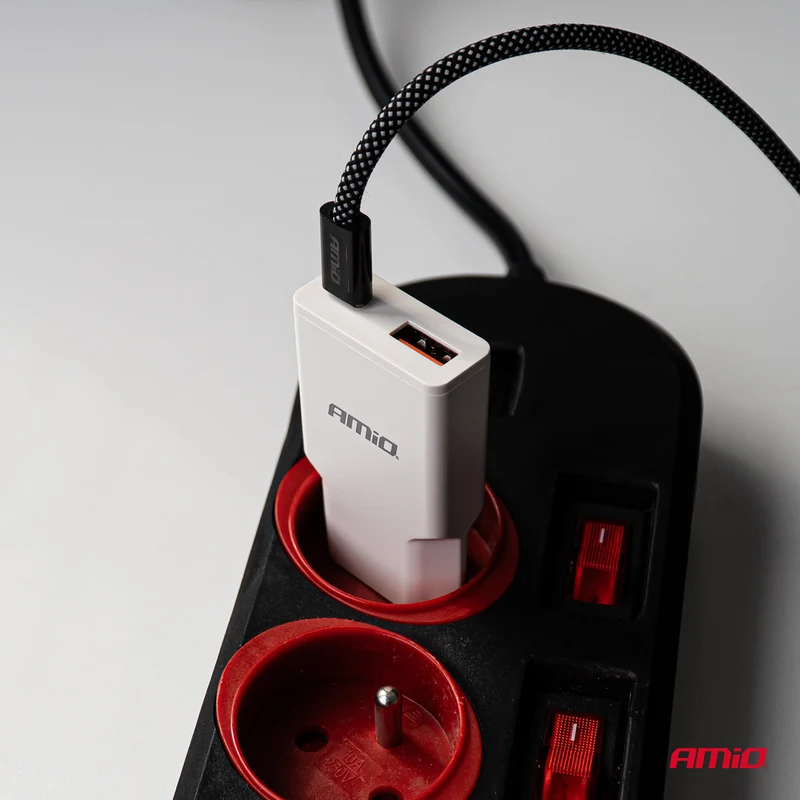 CHARGEUR MURAL FIN 20W USB ET USB-C AMIO
