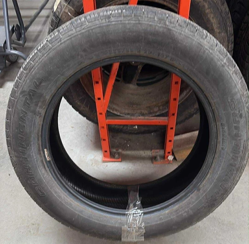 (USAGÉ) 4 Pneus 255/55r20 Continental Crosscontact, usure 8/32. #P255/55R20 Continental Crosscontact