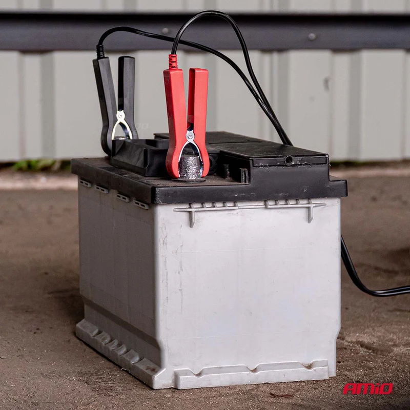 CHARGEUR DE BATTERIE NUMÉRIQUE 6V / 12V 5 AMP POUR BATTERIES PLOMB ET LITHIUM AMIO z